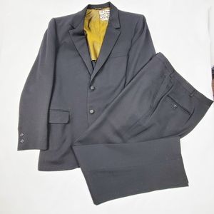 Men's pure Virgin gold Michaels/Stern black suit